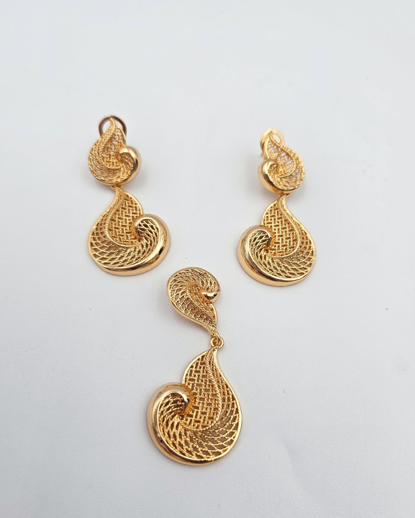DA 228 EARRING & PENDANT