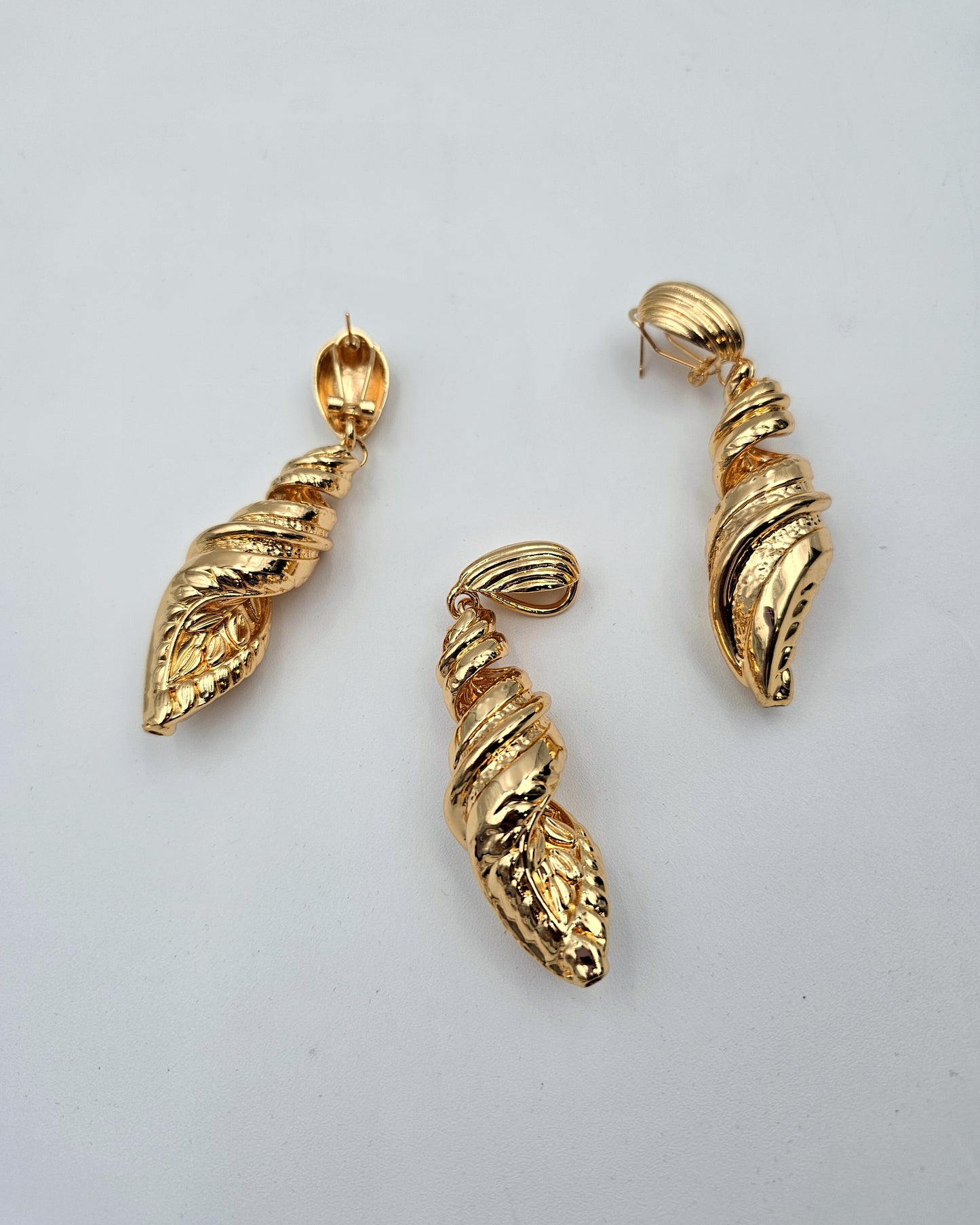 DA 568 EARRING AND PENDANT