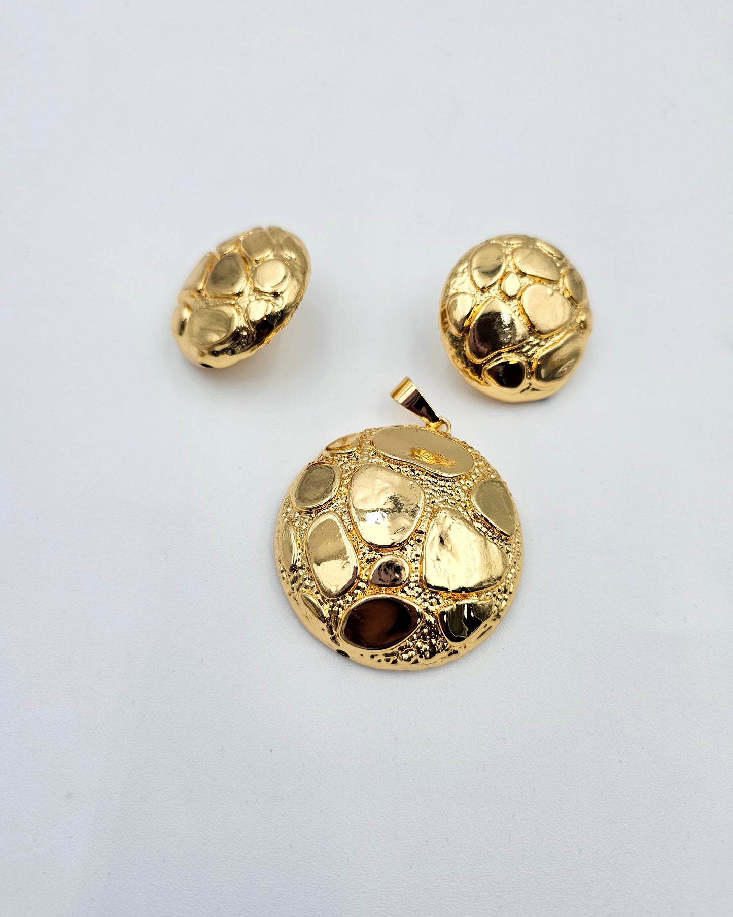 DA 657 EARRING AND PENDANT
