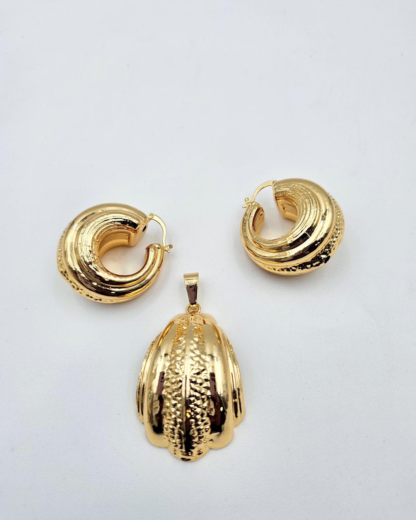 DA 058 EARRING AND PENDANT