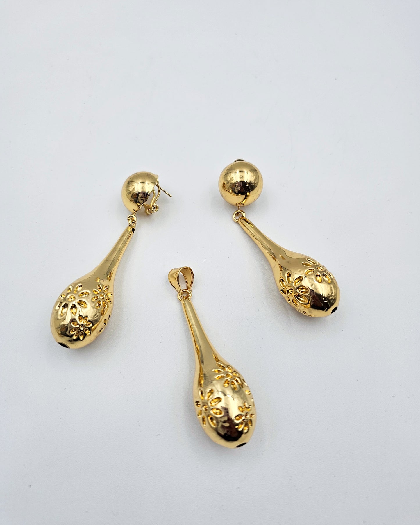 DA 241 EARRING AND PENDANT