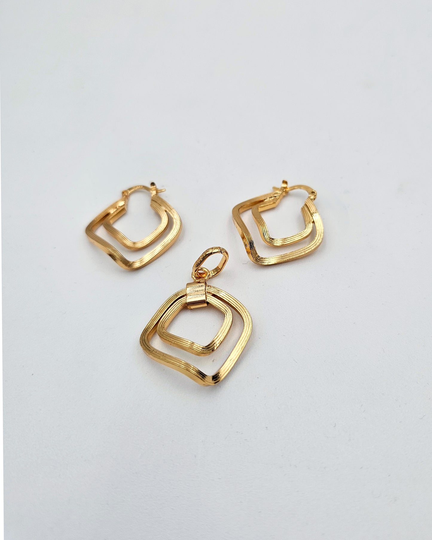 DA 728 EARRING AND PENDANT