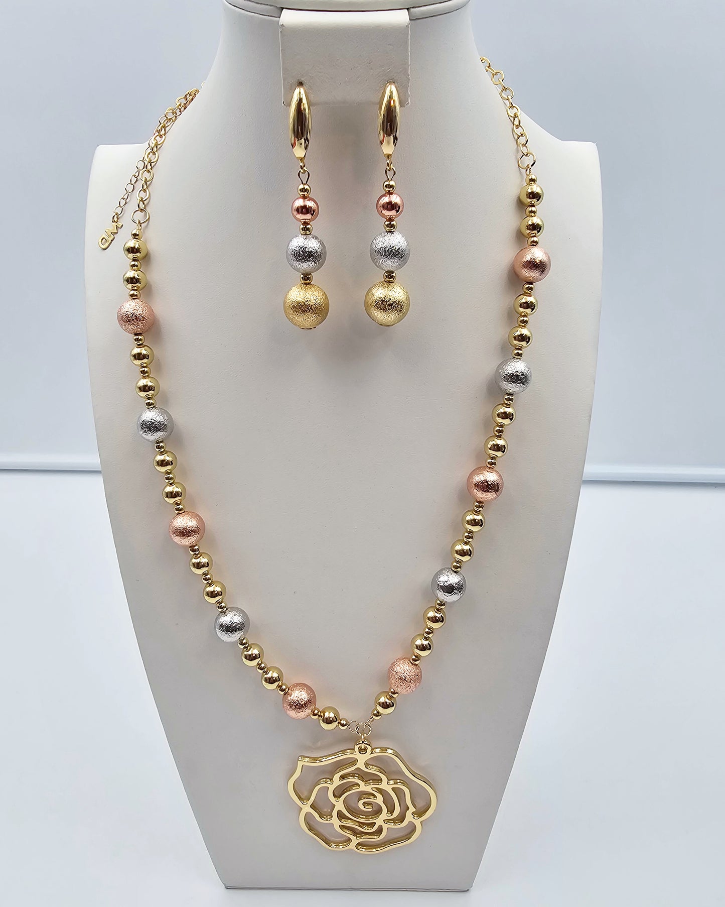 DA 033 Long Necklace