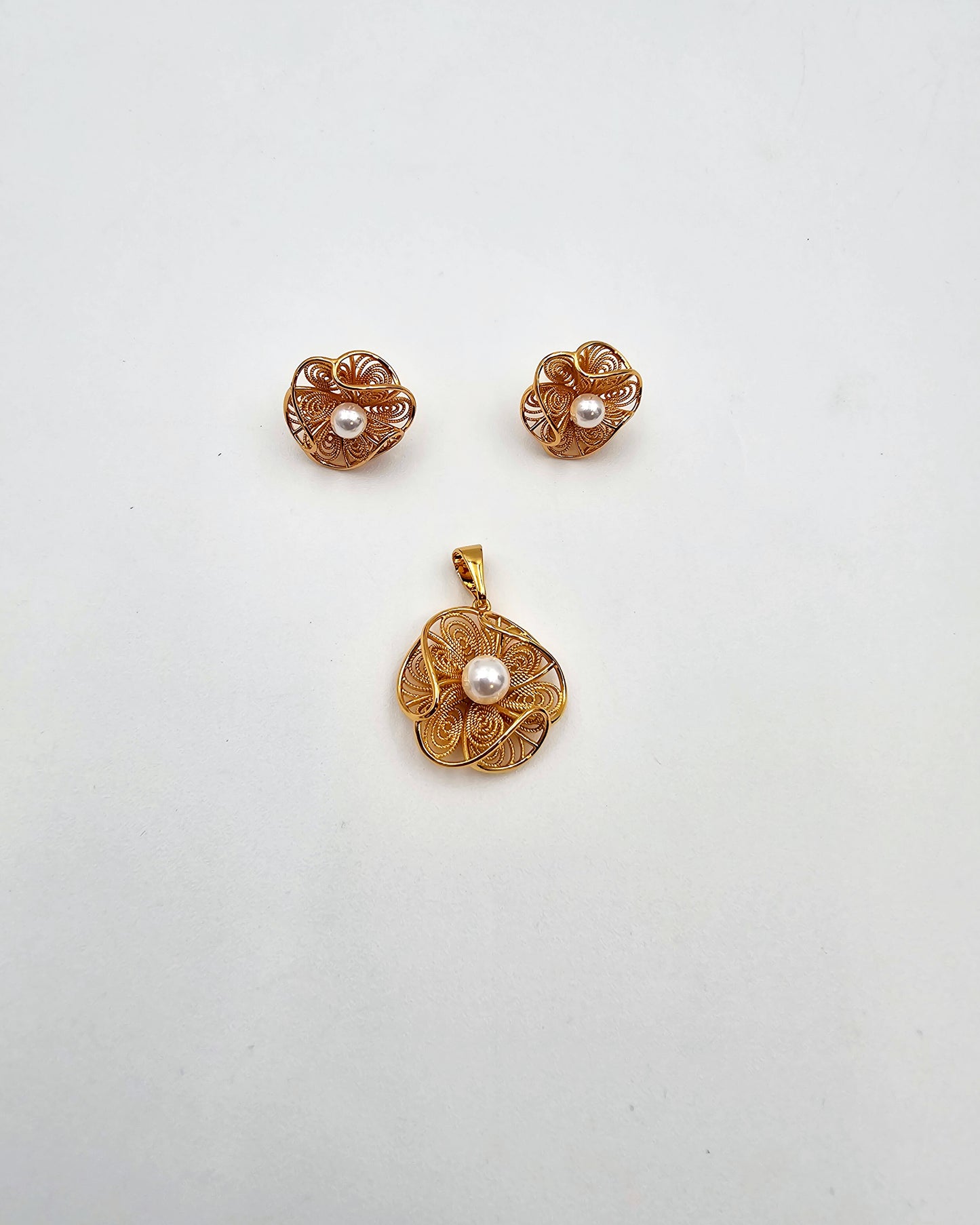 DA 200 EARRING & PENDANT