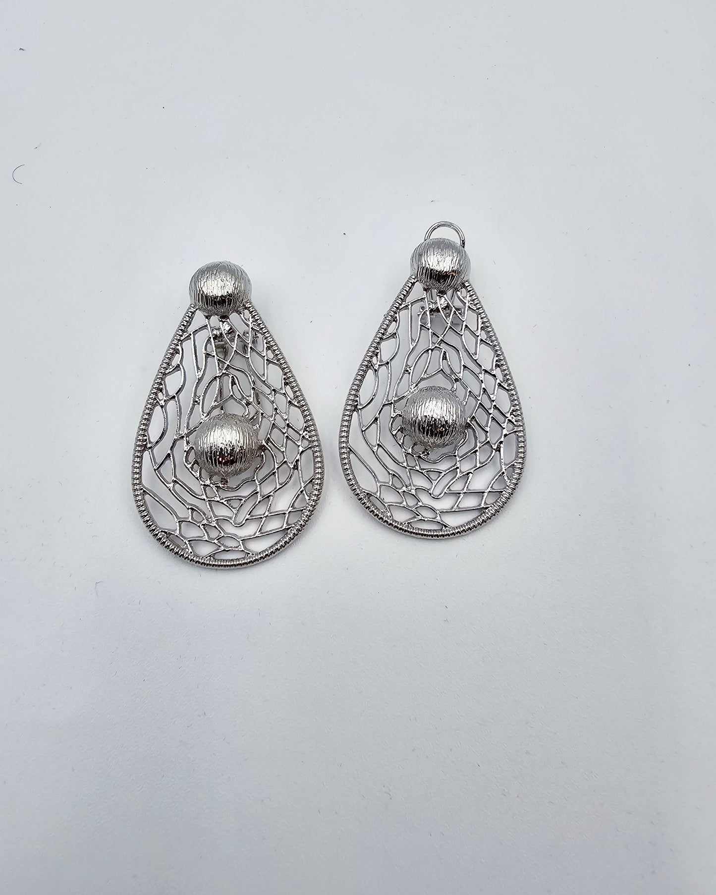 DA 043 DROP EARRING