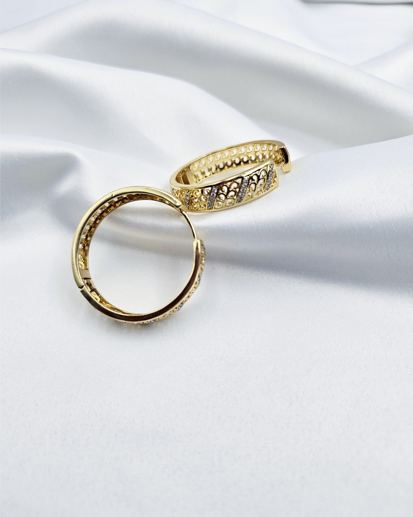 DA 426 ROUND EARRING