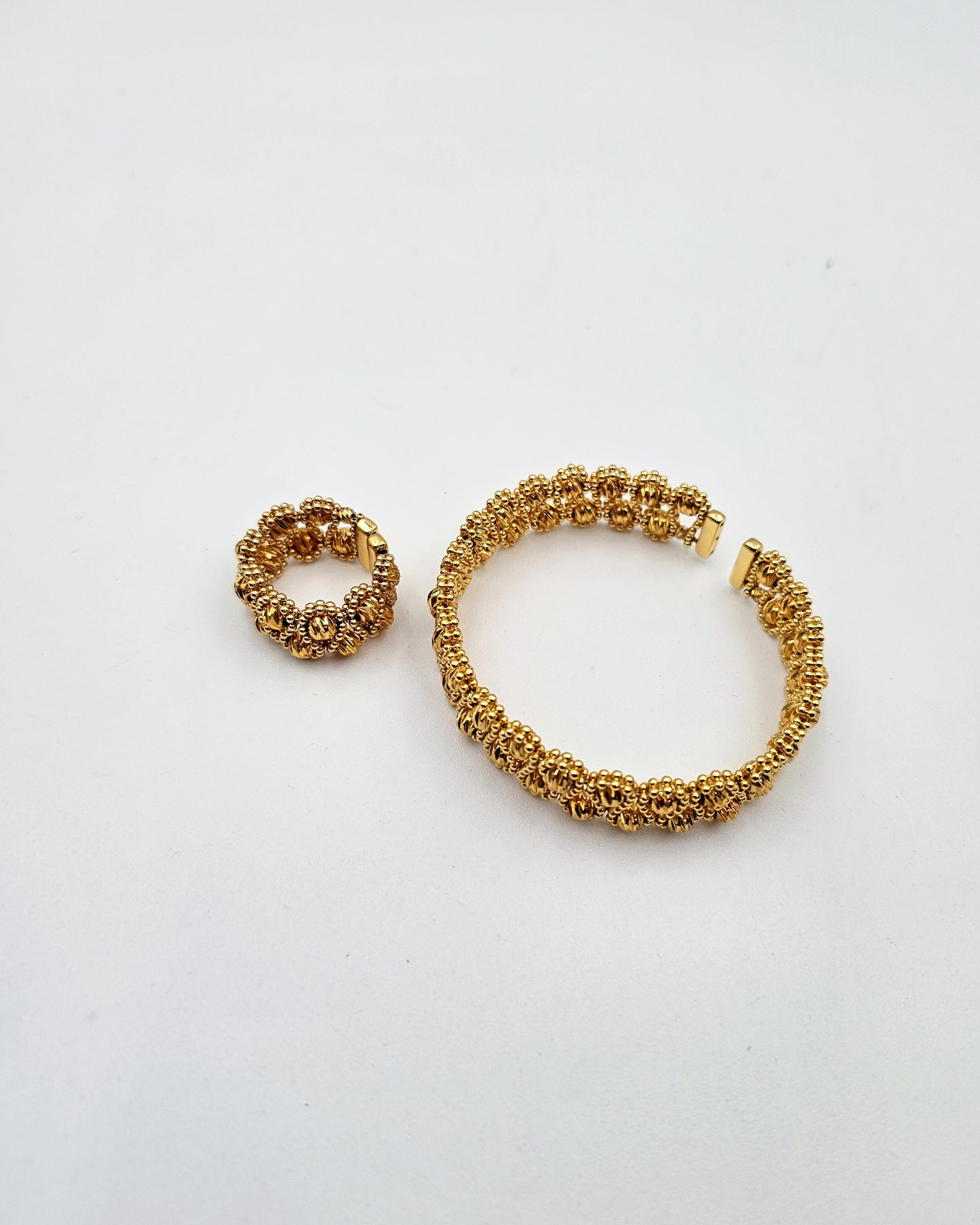 DA 036 BANGLE AND RING