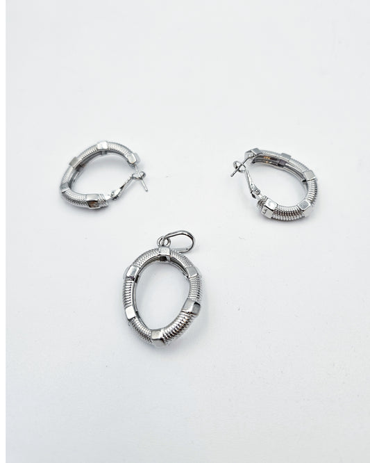 DA 582  EARRING AND PENDANT