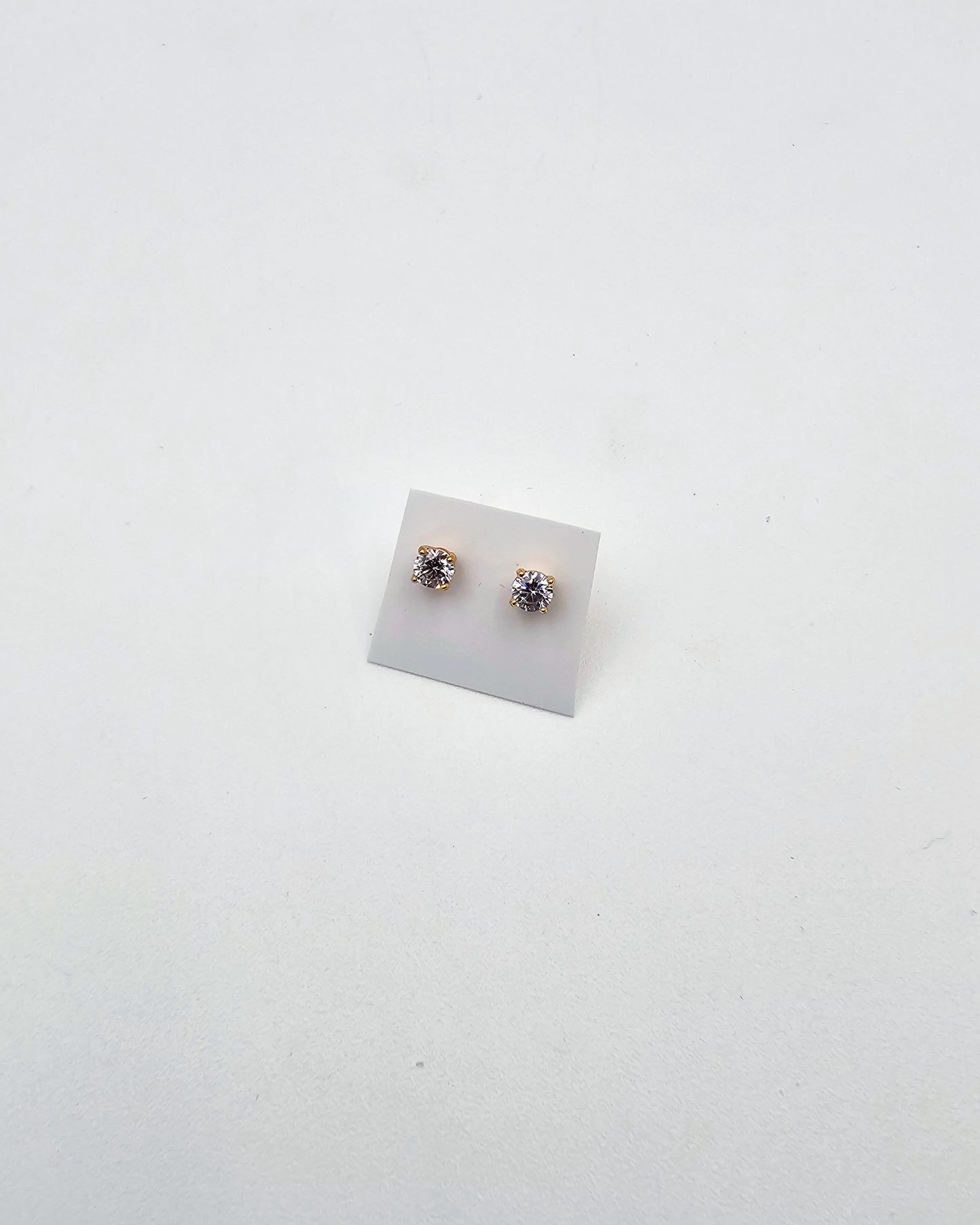 DA 190 SMALL STUD EARRING