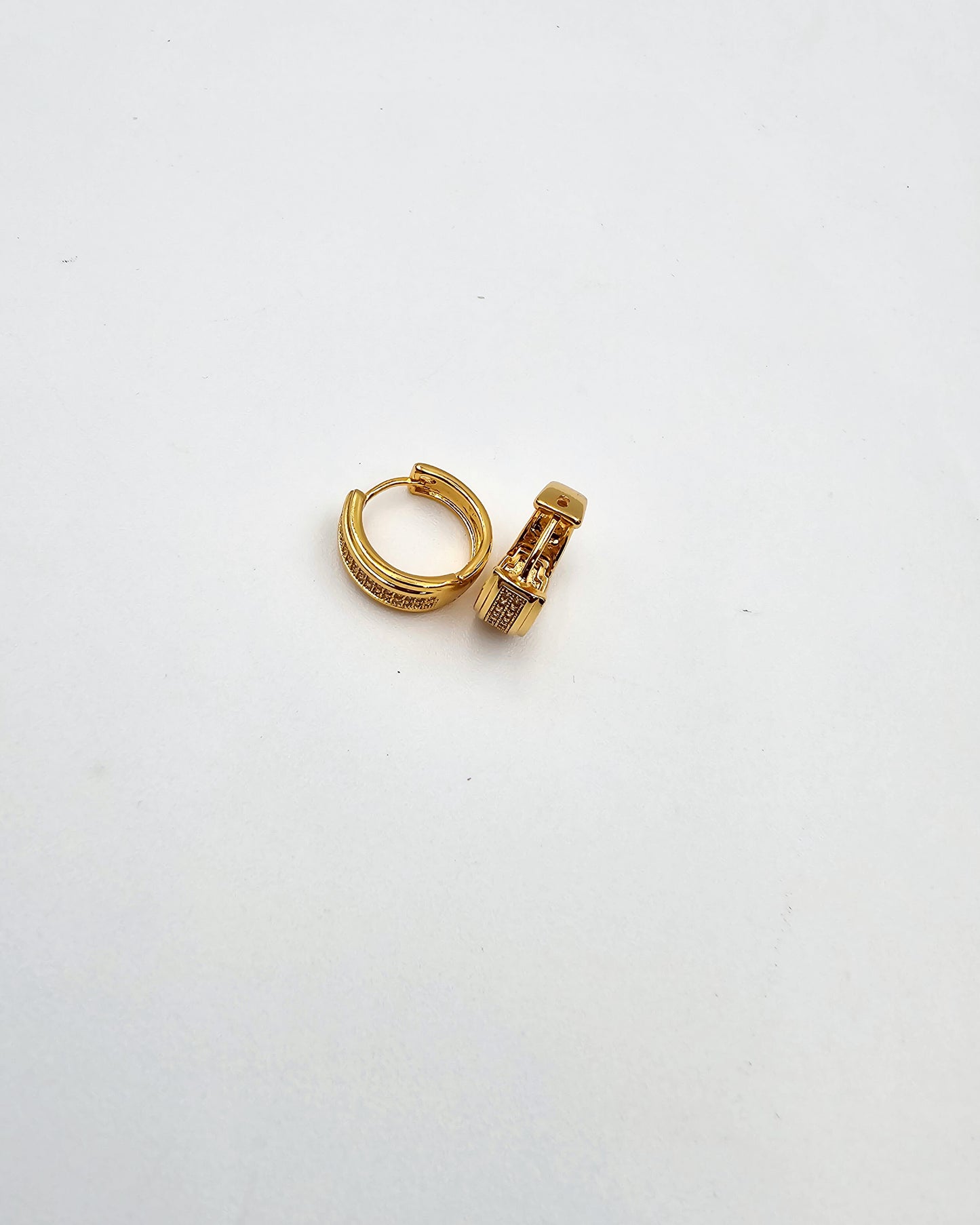 DA 673 EARRING