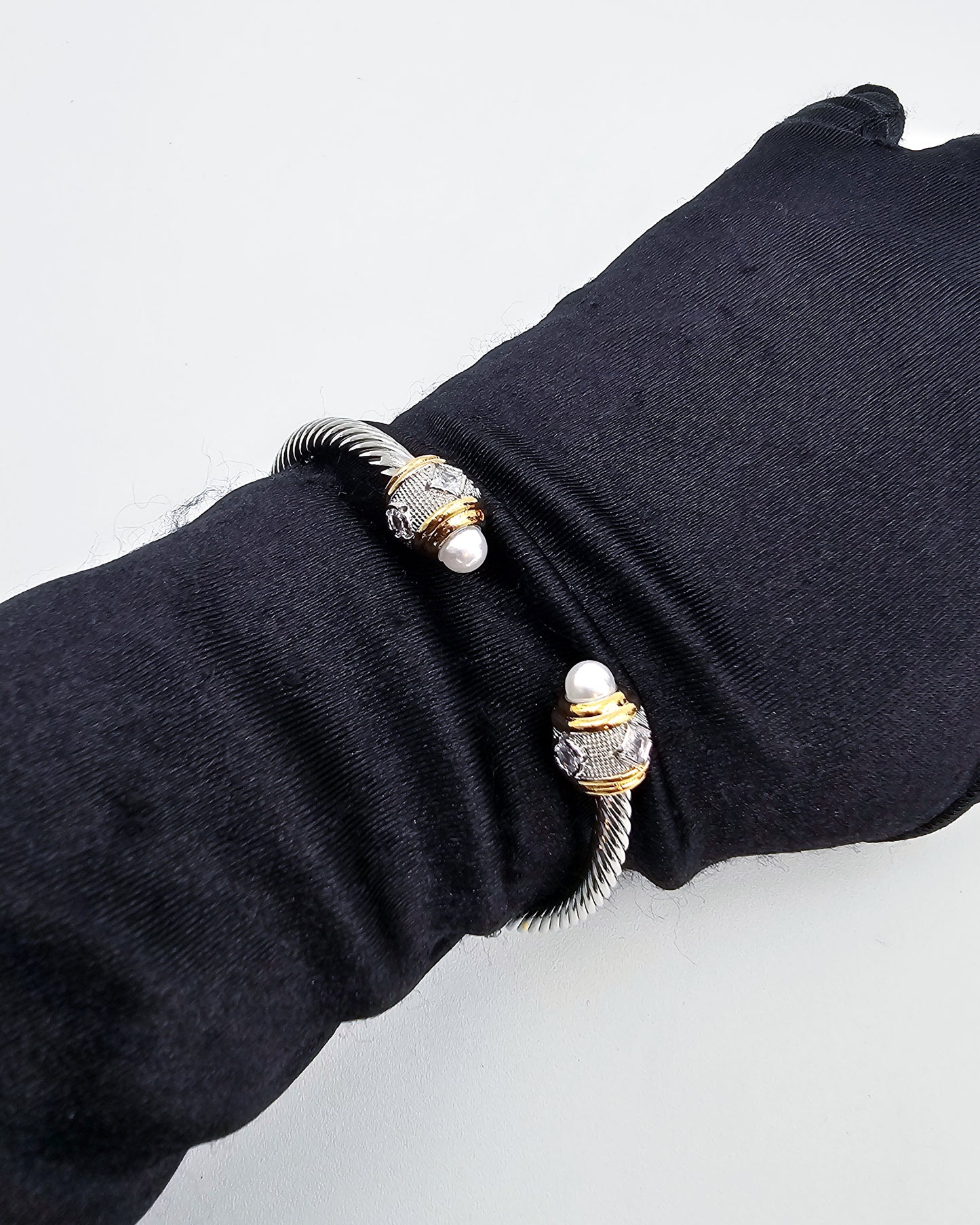 DA 877 BANGLE