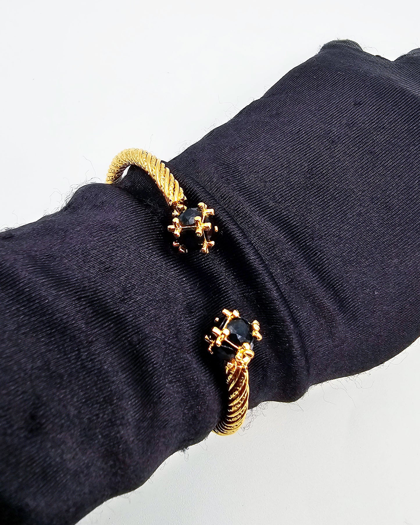 DA 104 BANGLE