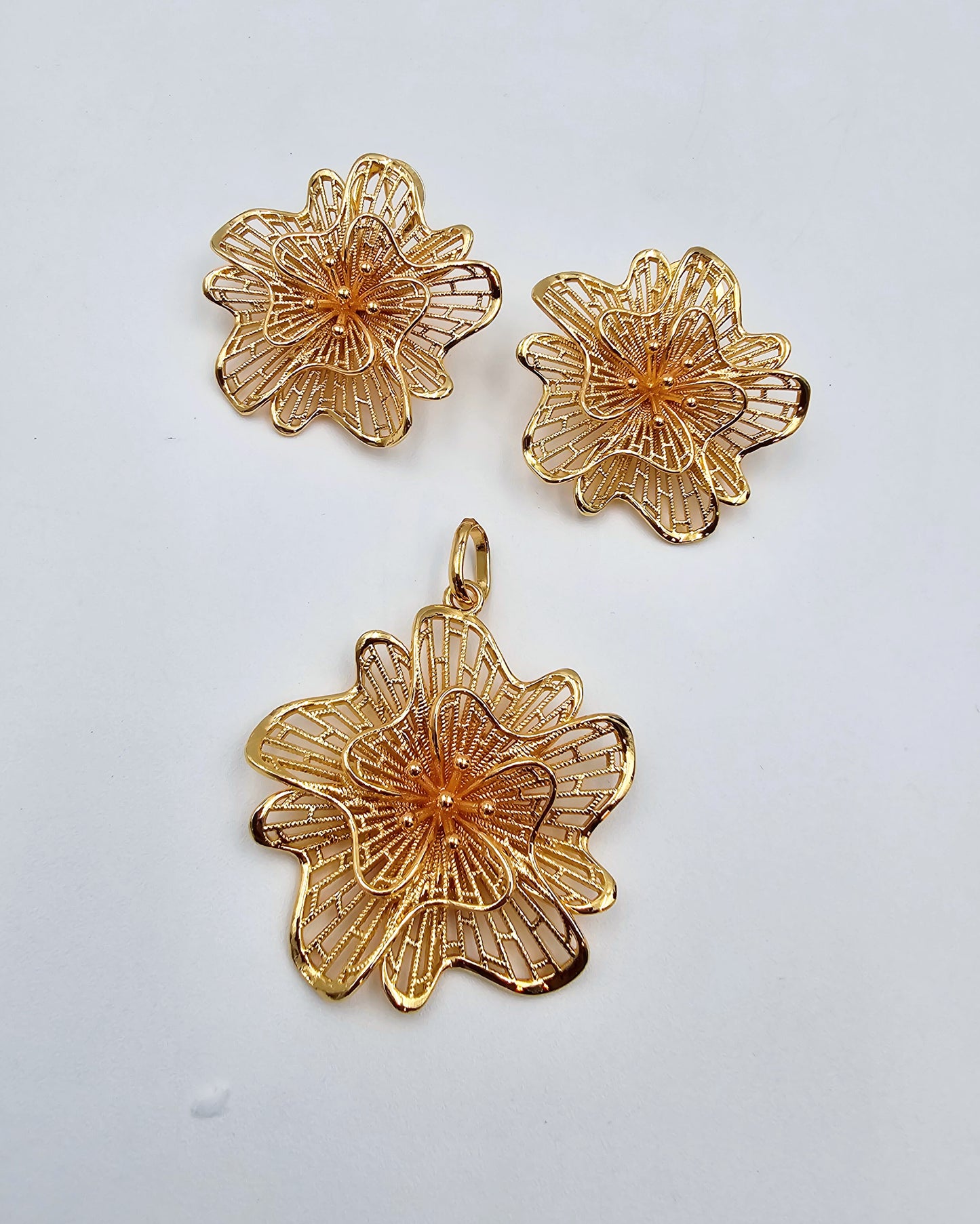 DA 719 EARRING AND PENDANT