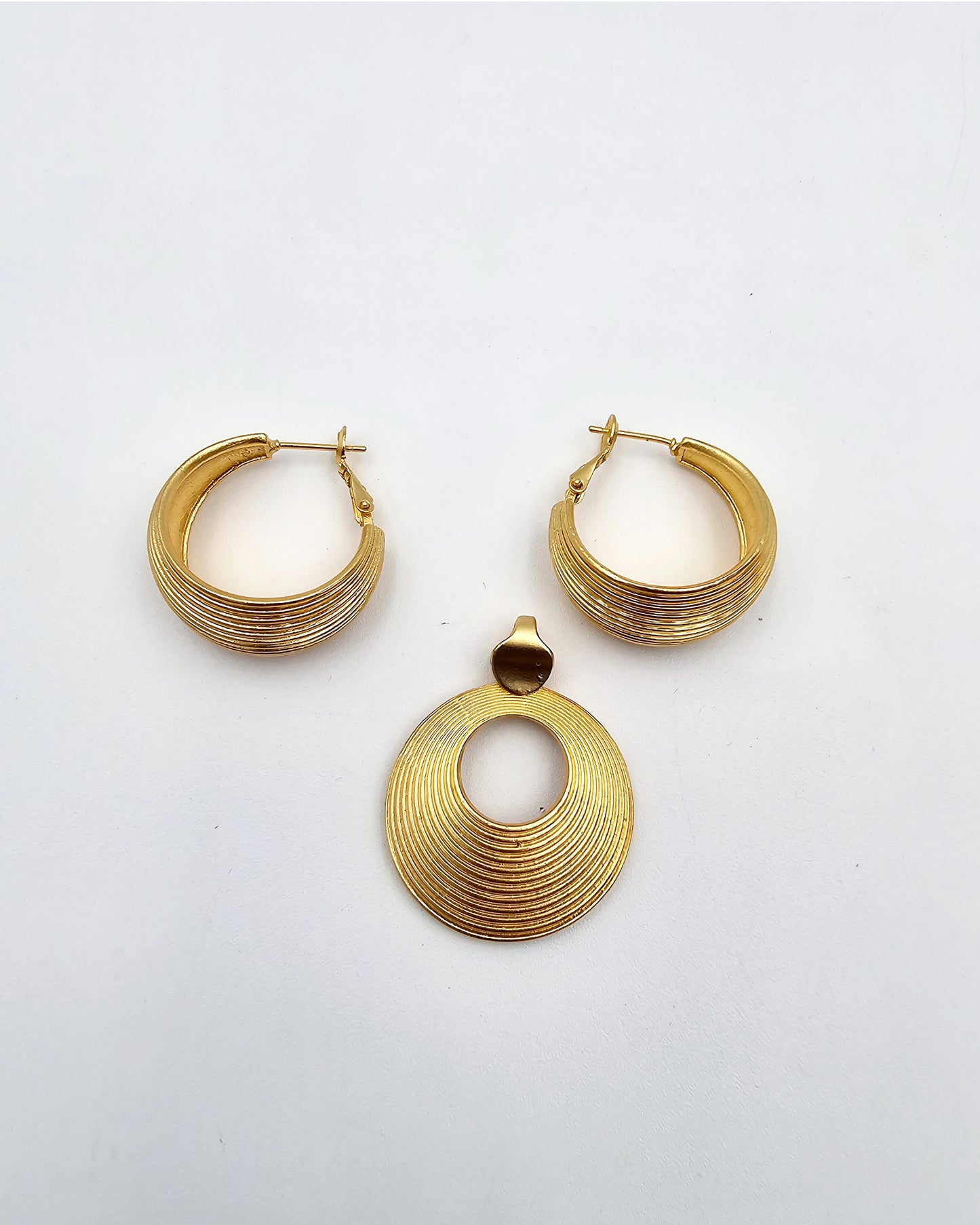 DA 769 EARRING AND PENDANT