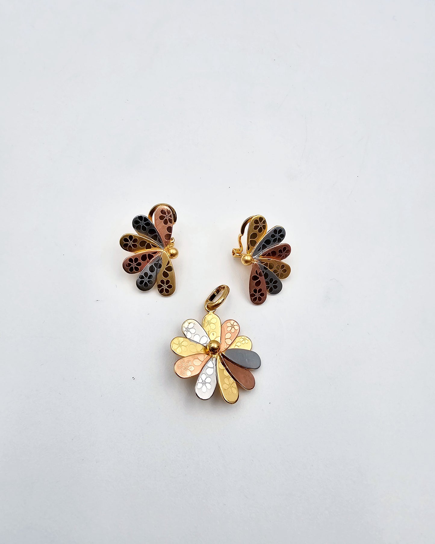 DA 783 EARRING AND PENDANT