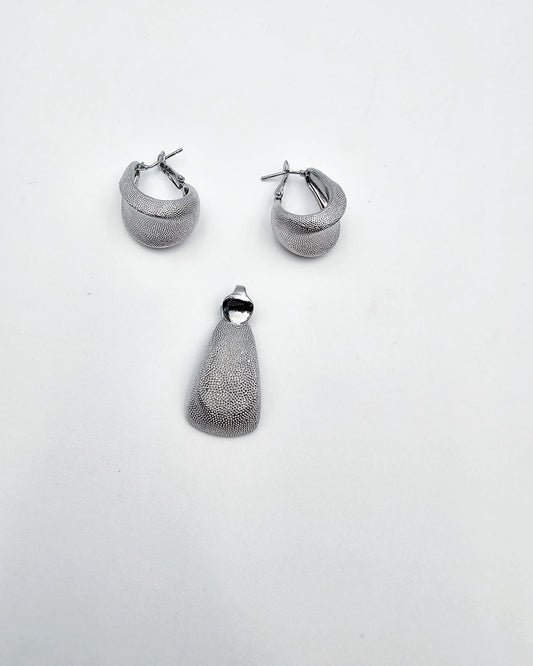 DA 792 EARRING AND PENDANT