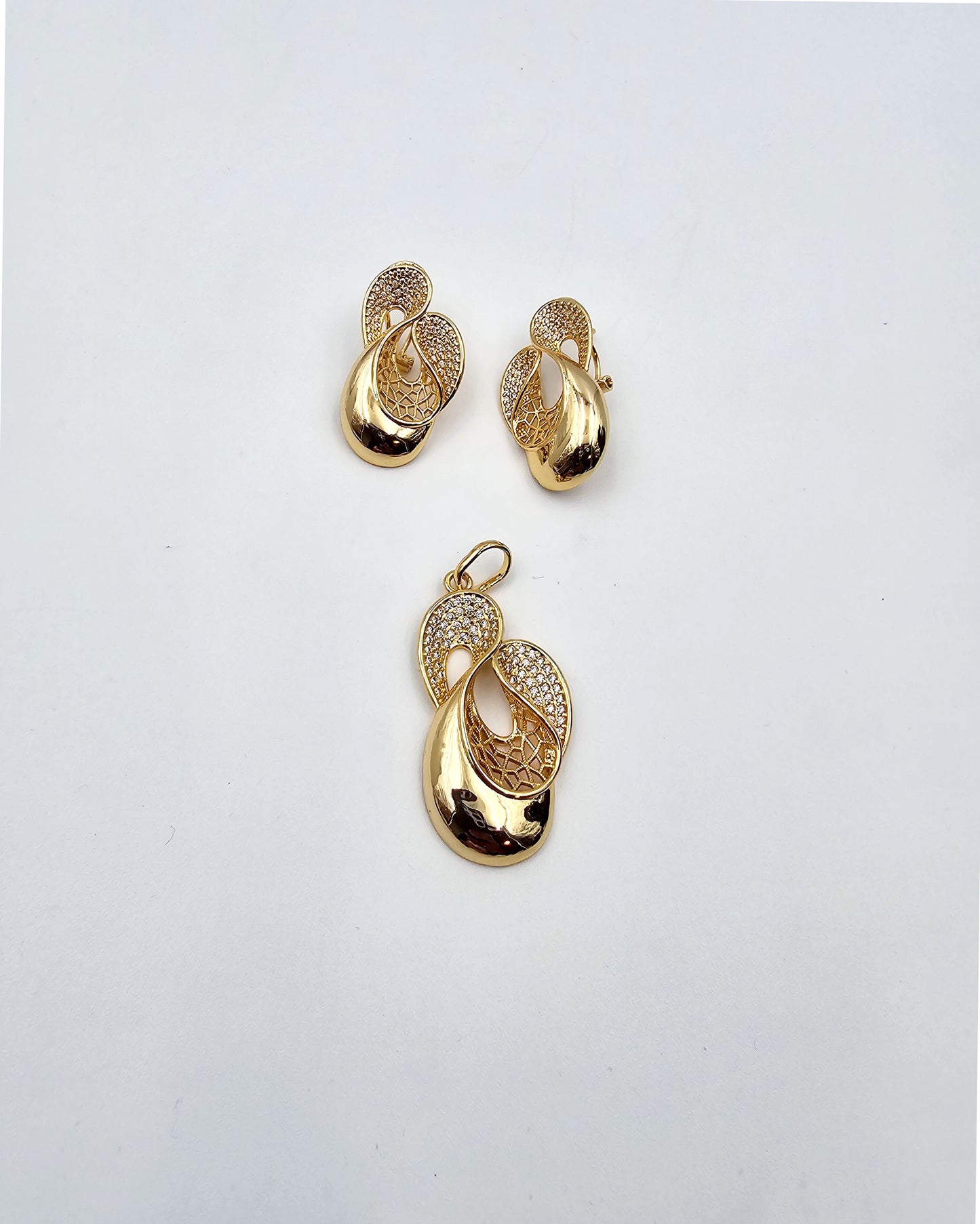DA 942 EARRING AND PENDANT