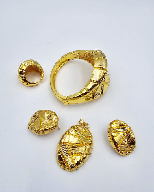 DA 620 BANGLE SET