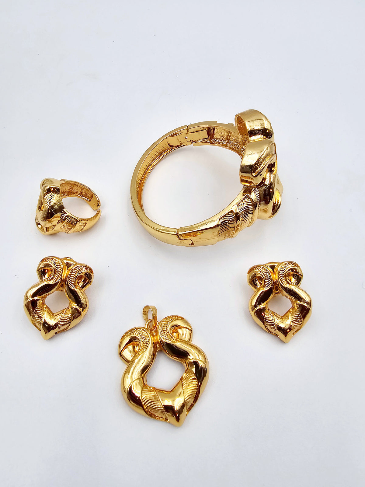 DA 850 (BANGLE SET)
